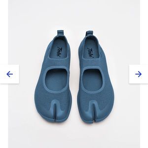 tabi sandal blue